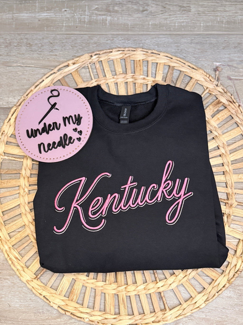 White Kentucky embroidered sweatshirt with blue script